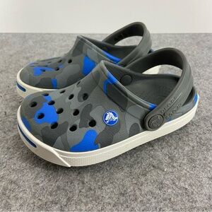 CROCS Classic Clog in Blue & Grey Camo Child Size 6-7